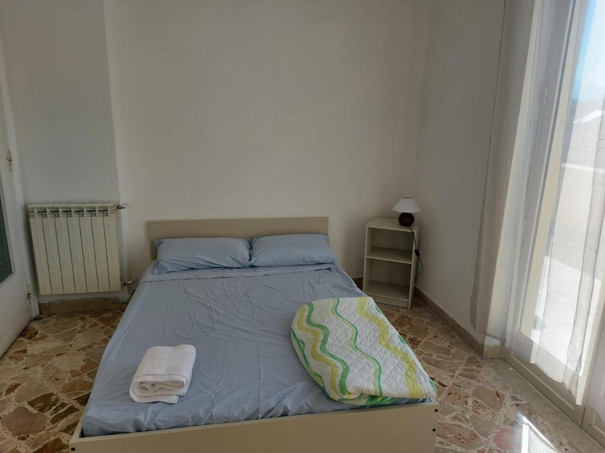Casa Vacanze Francesca Hotel ปาแลร์โม ภายนอก รูปภาพ